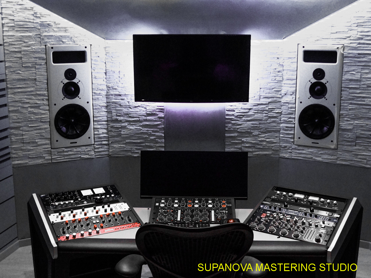 costruzione studio di registrazione mastering Supanova